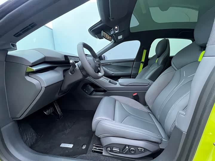 Фото 12 - XPeng P7