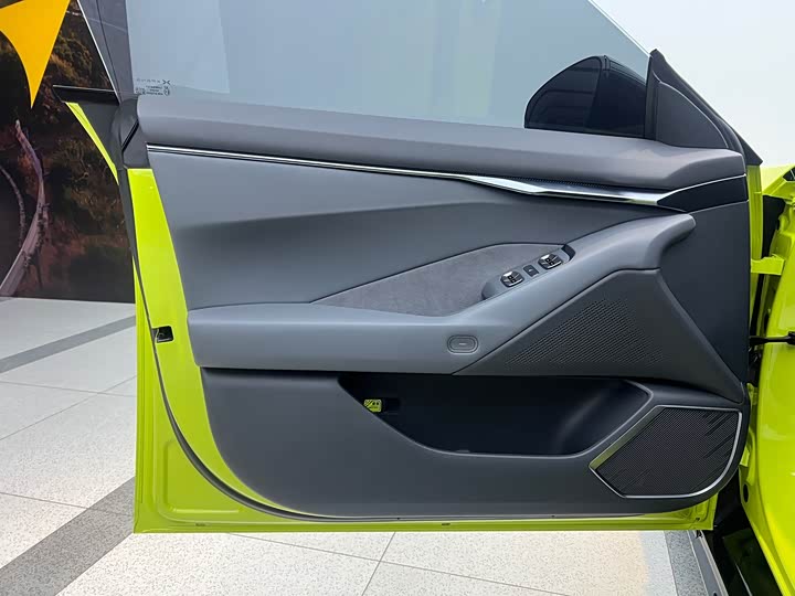 Фото 13 - XPeng P7