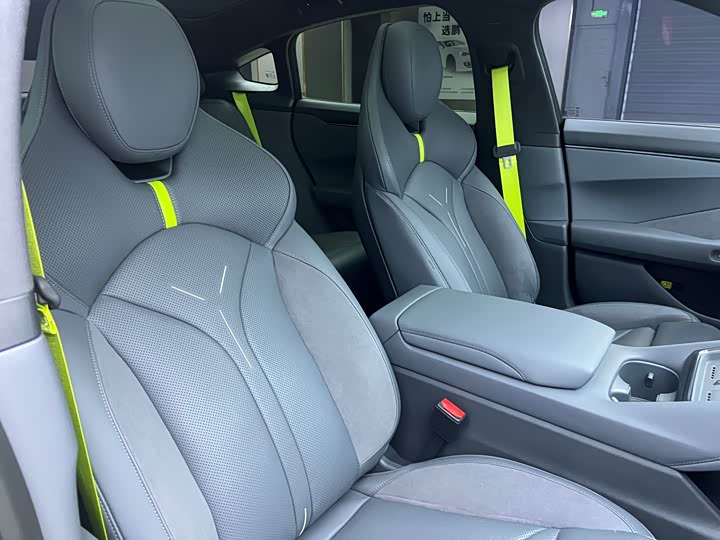 Фото 22 - XPeng P7