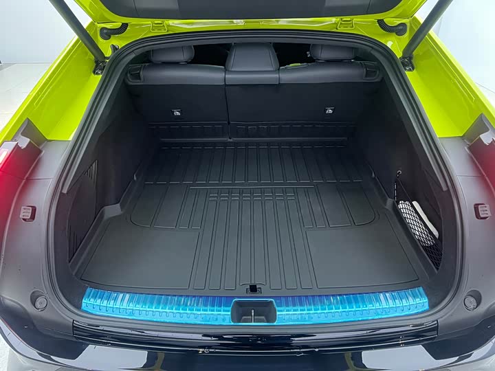 Фото 31 - XPeng P7