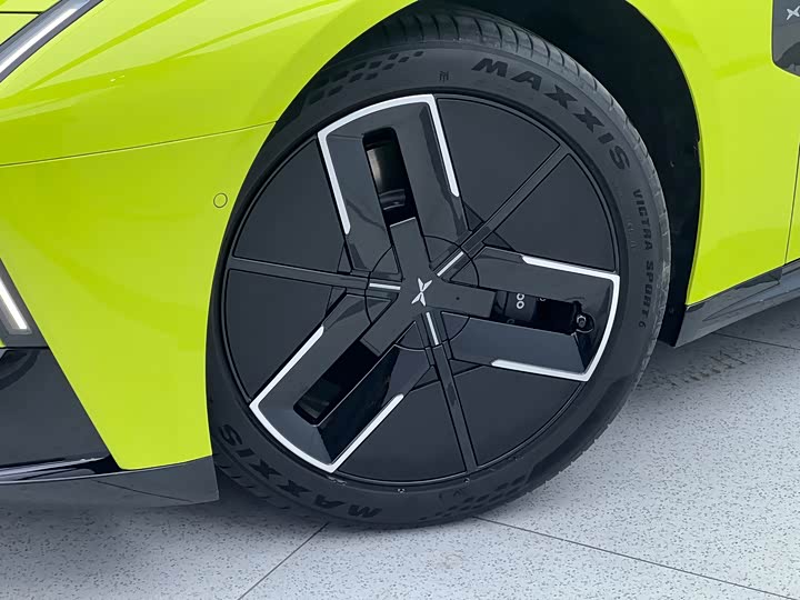 Фото 8 - XPeng P7