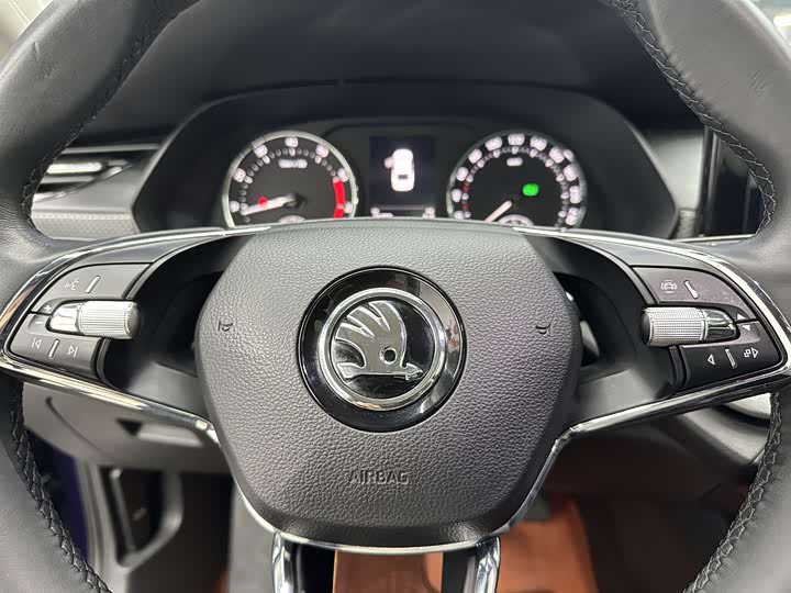 Фото 11 - Skoda Octavia Pro