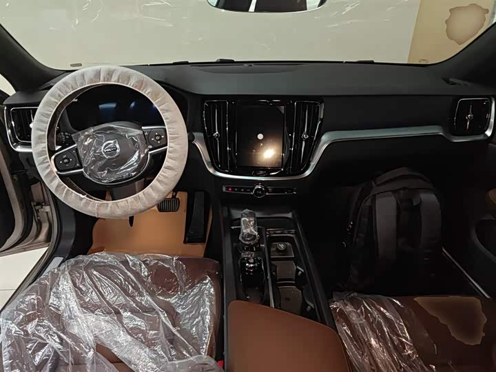 Фото 10 - Volvo S60