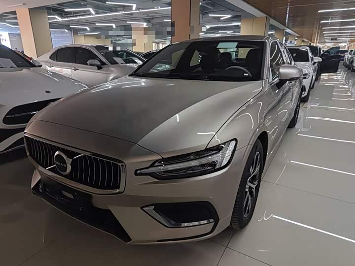 Фото 2 - Volvo S60