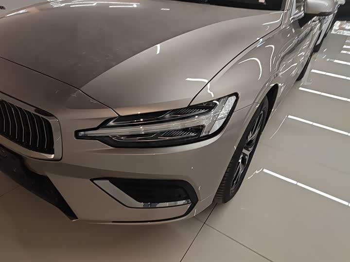 Фото 24 - Volvo S60