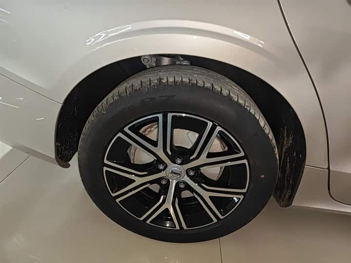 Фото 26 - Volvo S60