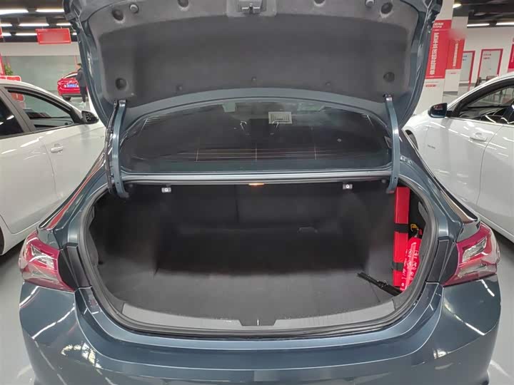 Фото 19 - Chevrolet Malibu XL