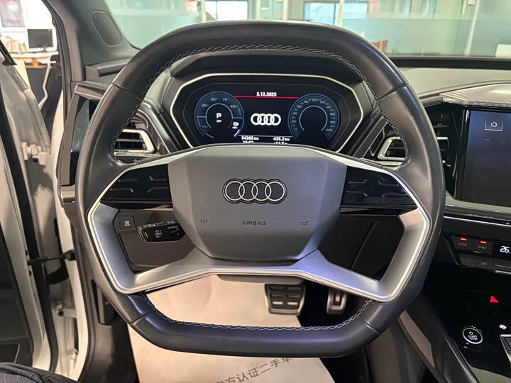 Фото 10 - Audi Q4 e-tron