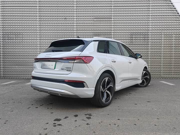 Фото 6 - Audi Q4 e-tron