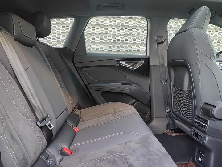 Фото 7 - Audi Q4 e-tron