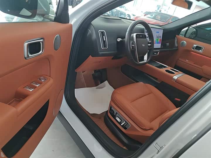 Фото 16 - LiXiang L7