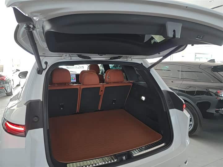 Фото 19 - LiXiang L7