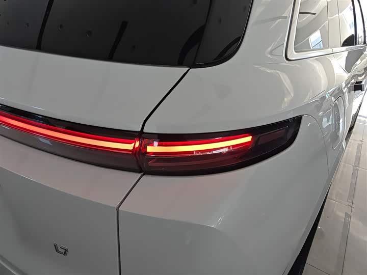 Фото 8 - LiXiang L7