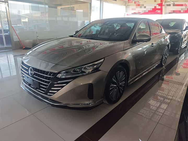 Фото 2 - Nissan Teana