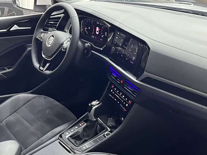 Фото 15 - Volkswagen Sagitar L