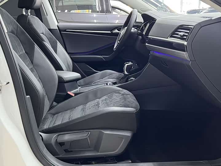 Фото 16 - Volkswagen Sagitar L