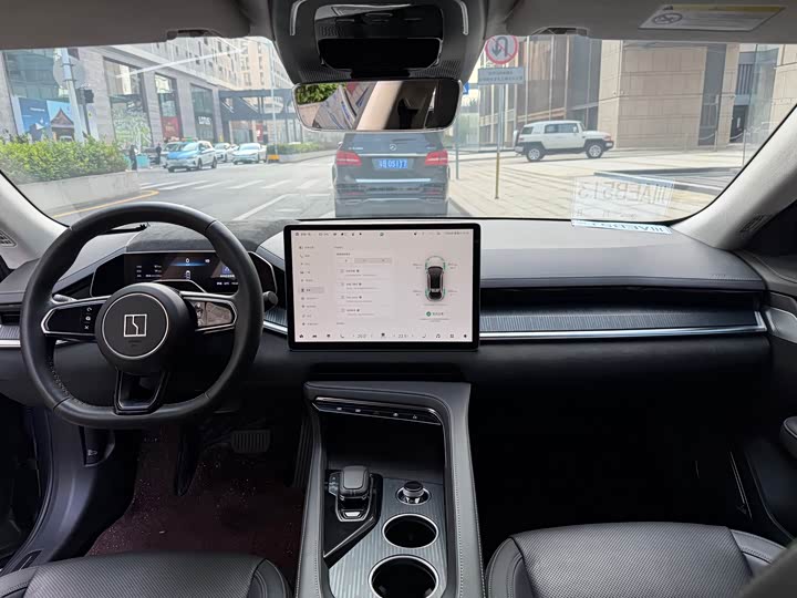 Фото 11 - Zeekr 001