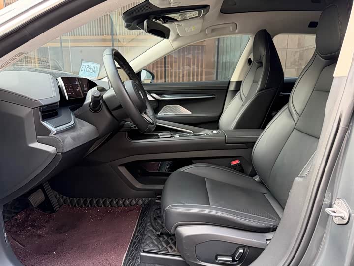 Фото 8 - Zeekr 001