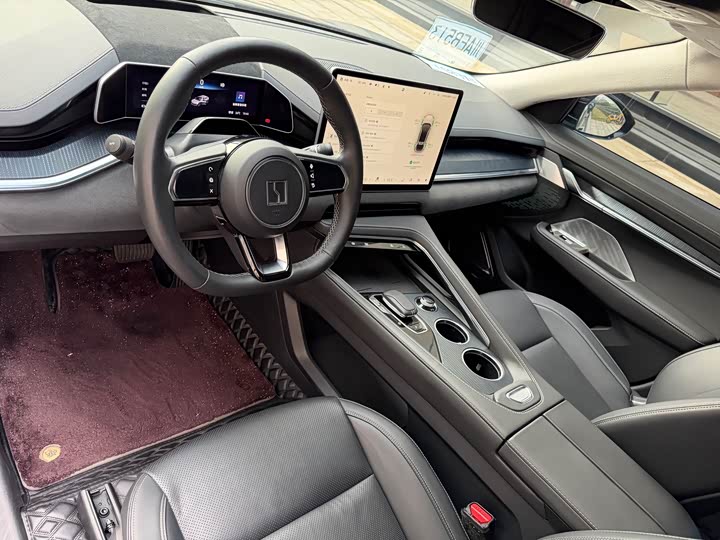 Фото 9 - Zeekr 001