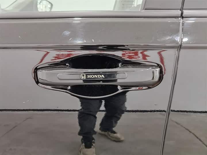 Фото 18 - Honda Accord