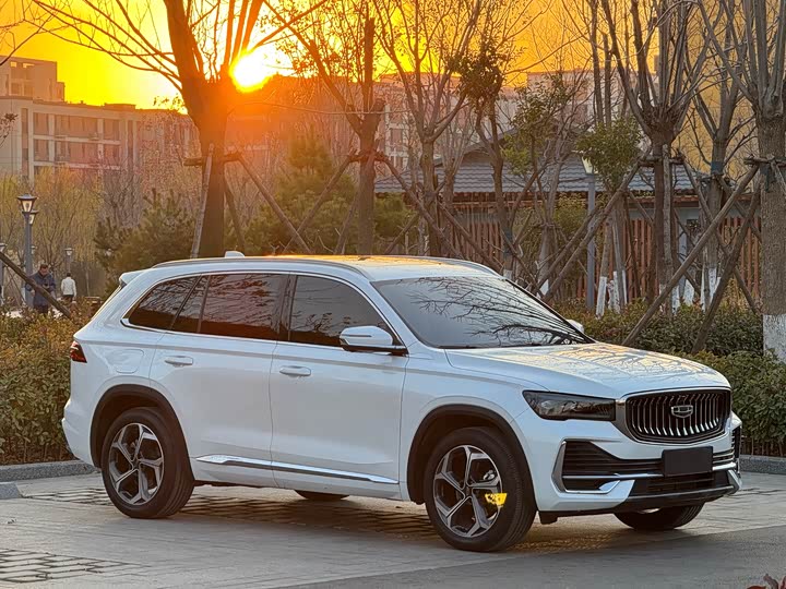 Фото 3 - Geely Monjaro