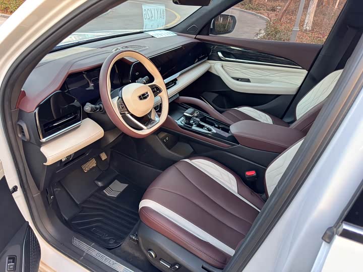 Фото 4 - Geely Monjaro