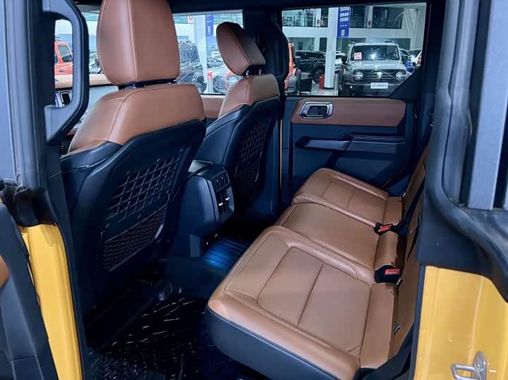 Фото 3 - Ford Bronco