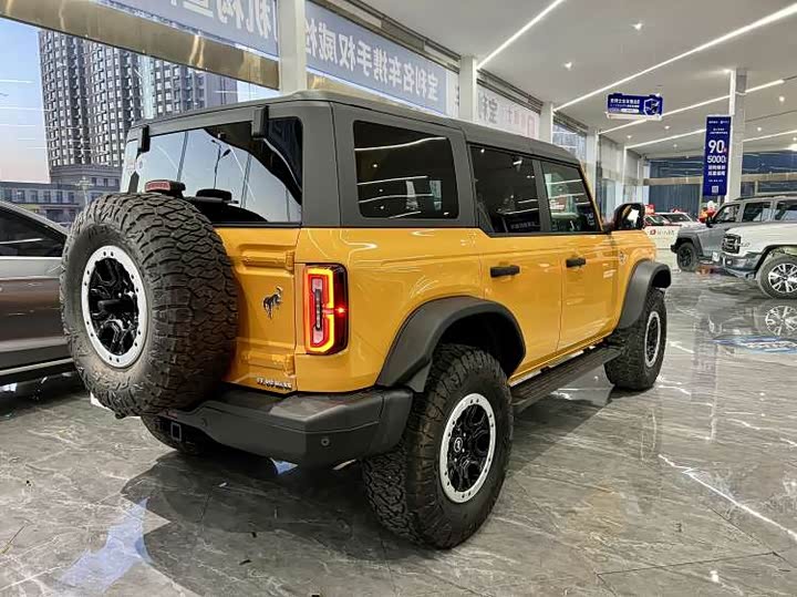 Фото 9 - Ford Bronco