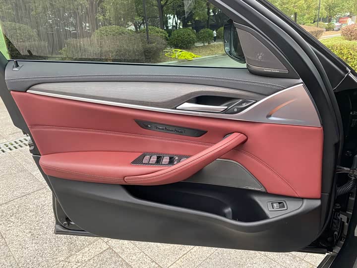 Фото 13 - BMW 5 Series