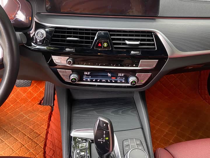 Фото 20 - BMW 5 Series