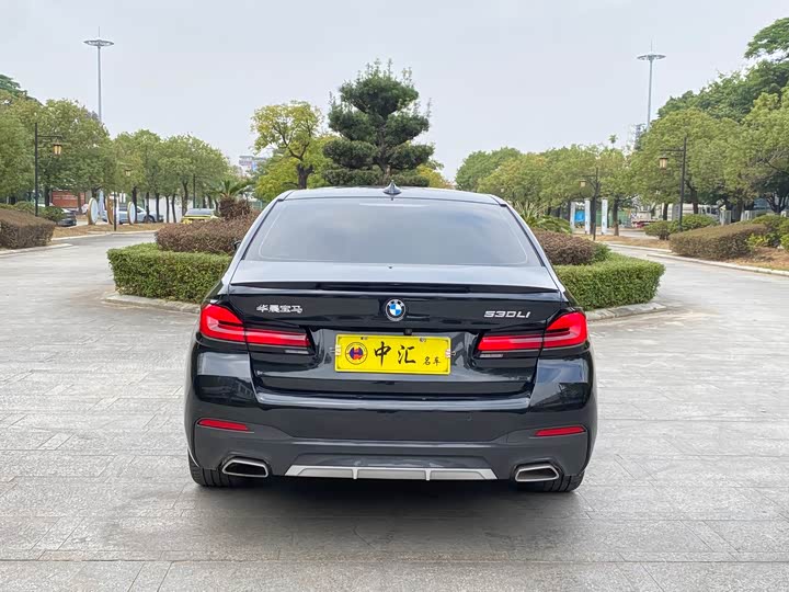 Фото 22 - BMW 5 Series