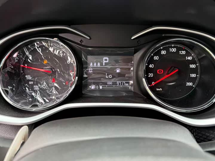 Фото 10 - Chevrolet Onix (Cavalier)