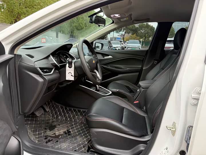 Фото 4 - Chevrolet Onix (Cavalier)