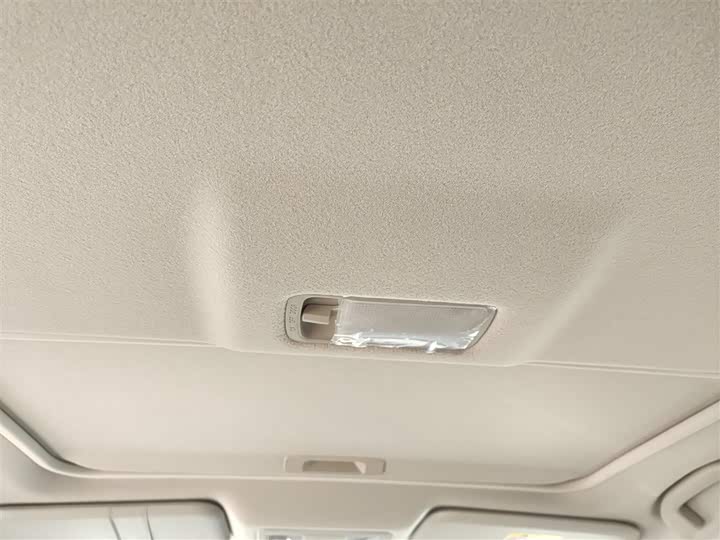 Фото 18 - Nissan Tiida