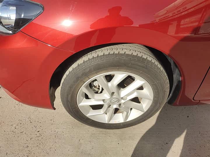 Фото 23 - Nissan Tiida