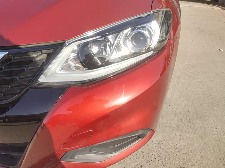 Фото 24 - Nissan Tiida