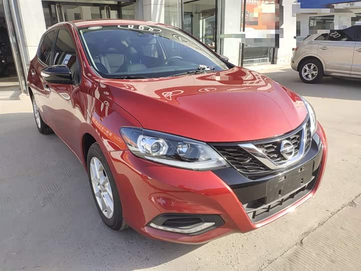 Фото 4 - Nissan Tiida