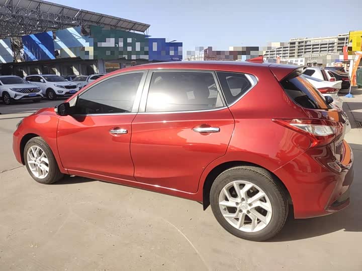 Фото 5 - Nissan Tiida