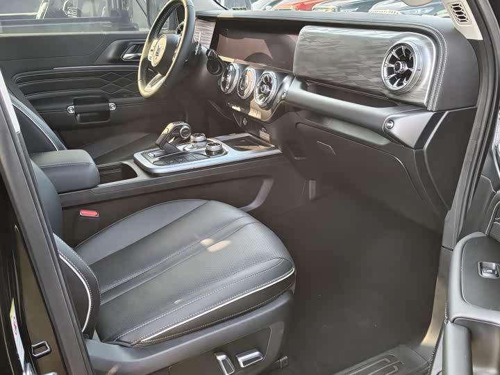 Фото 14 - Tank 300