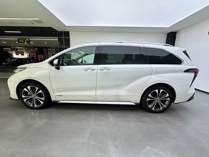 Фото 7 - Toyota Granvia