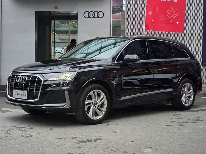 Фото 1 - Audi Q7