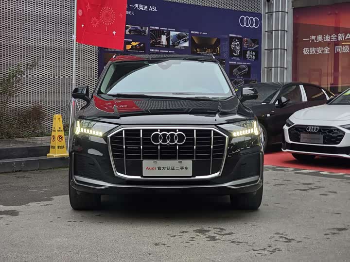 Фото 2 - Audi Q7