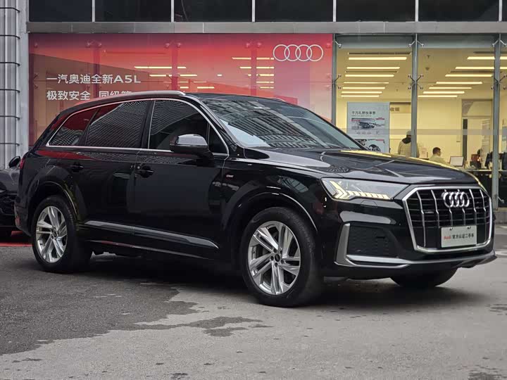 Фото 3 - Audi Q7