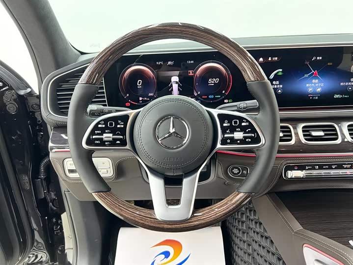 Фото 16 - Mercedes-Benz GLS-Class