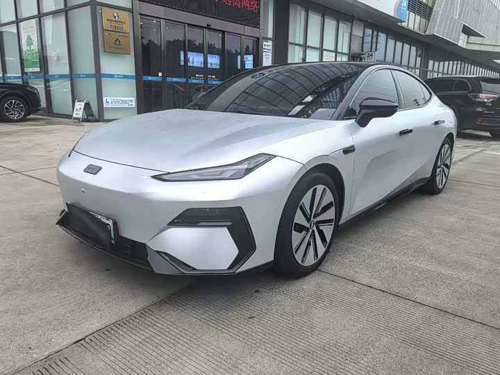 Фото 1 - Geely Galaxy E8