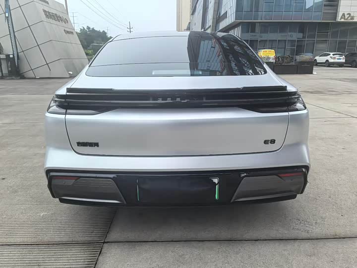 Фото 8 - Geely Galaxy E8