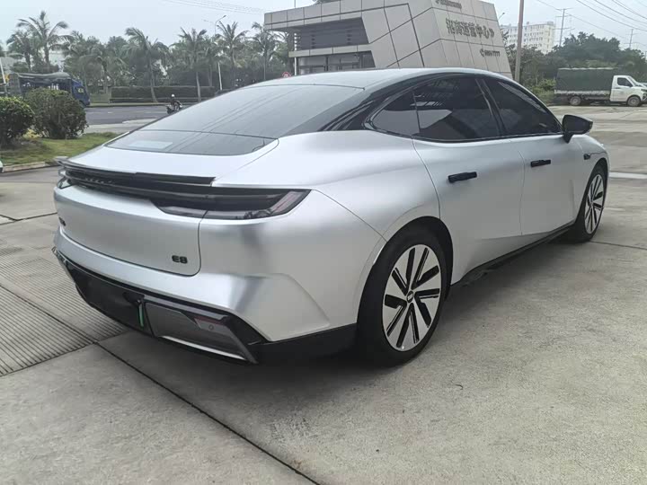 Фото 9 - Geely Galaxy E8