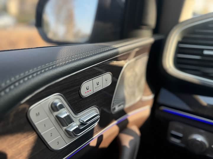 Фото 16 - Mercedes-Benz GLS-Class