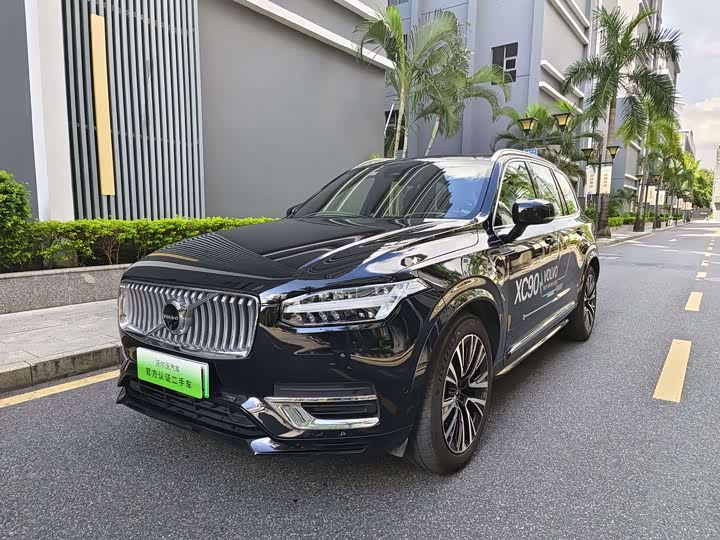 Фото 1 - Volvo XC90 Hybrid
