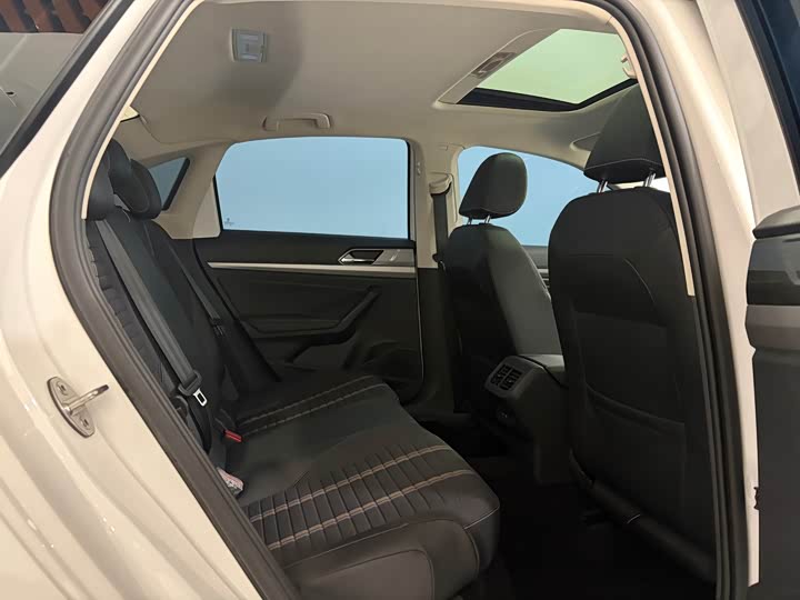 Фото 14 - Volkswagen Lavida